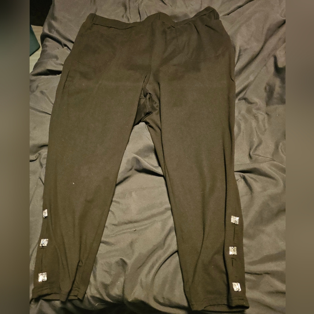 Black peekaboo leggings
